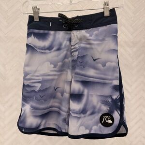 Quiksilver Highline Boys Size 8 Boardshorts